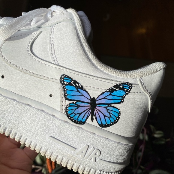 CUSTOM PAINTED AIR FORCE 1’S - Picture 2 of 3